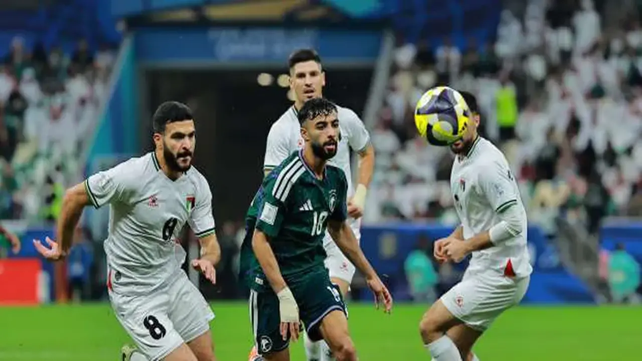 السعودية تتأهل لنصف نهائي كأس العرب بعد مواجهة قوية مع فلسطين
